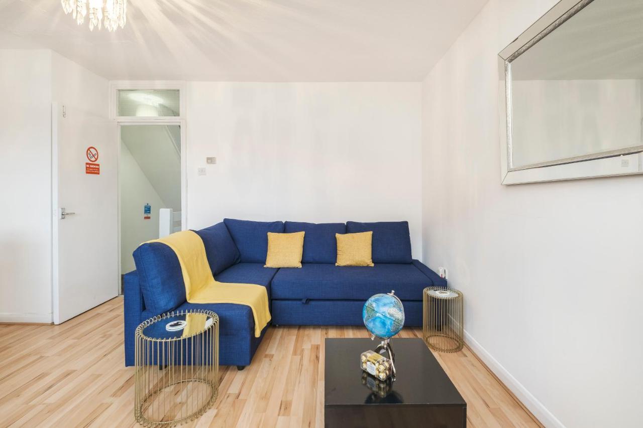 Spacious 3 Bed 1 Bath Hse W Guest Toilet W Parking Near Excel - E16 Londen Buitenkant foto