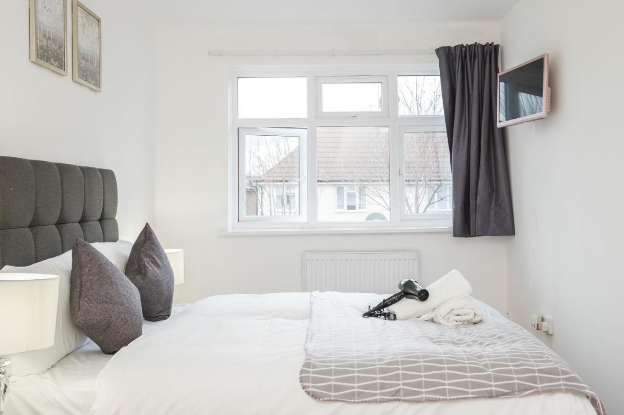 Spacious, 3 Bedroom House With Parking Near Excel Londen Buitenkant foto
